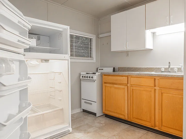 220 N Adelle Ave #1-B — Photo 8