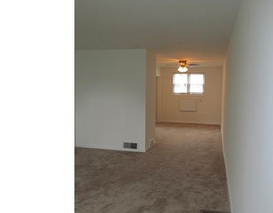 5th image of 728 Bennington Rd