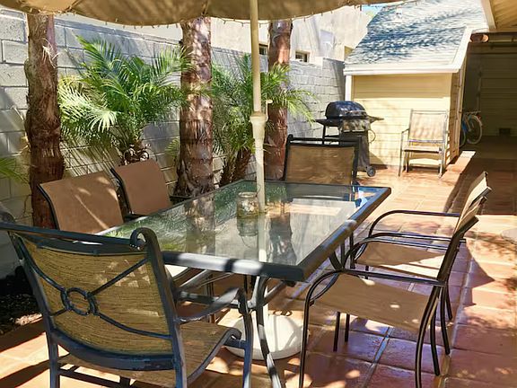 4th image of 4848 Bermuda Ave #1