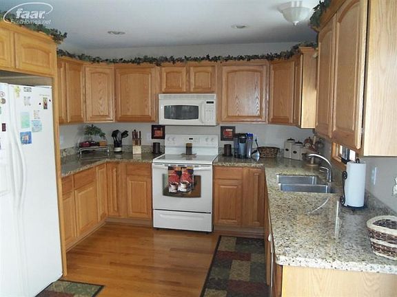 4th image of 125 Carlann St