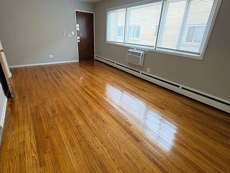 17-19 N Waller Ave — Photo 1