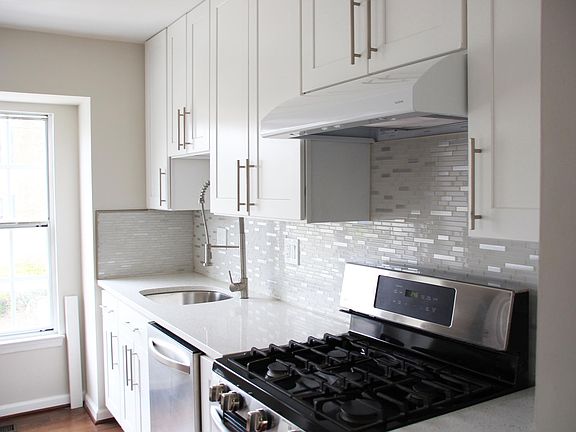 Newly Renovated Kitchen!