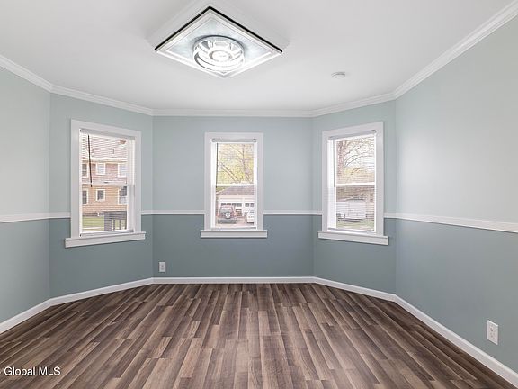 4th image of 2413 Turner Ave