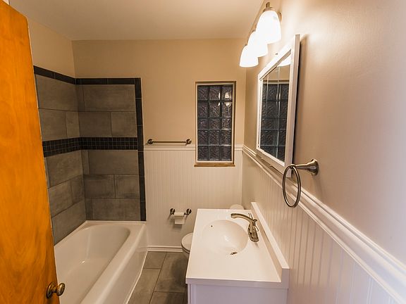 Upstairs Full Bath