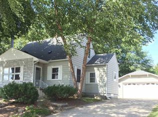 1423 W 19th St, Cedar Falls, IA 50613