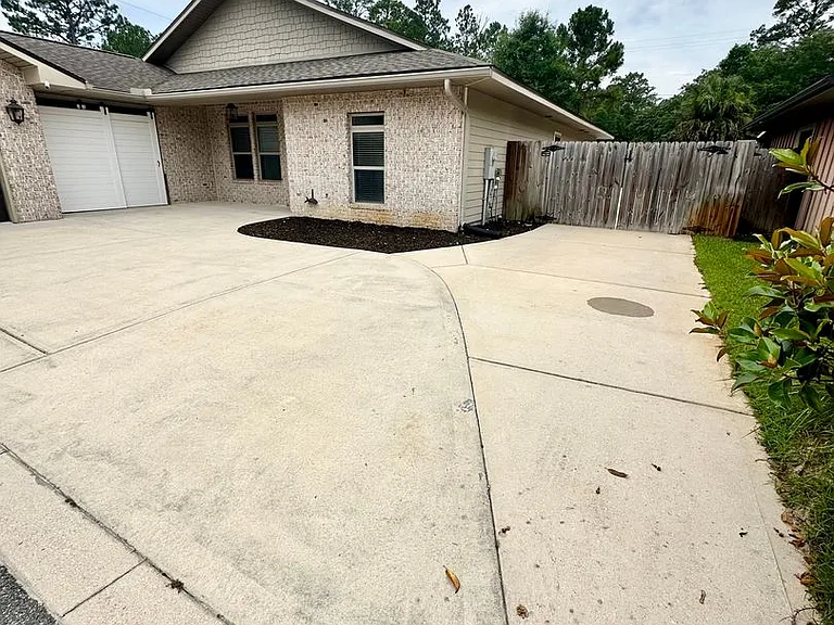 1180 French Quarter Way — Photo 3