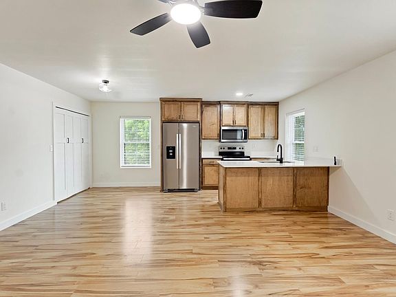 2nd image of 434 S Old Wire Rd APT C