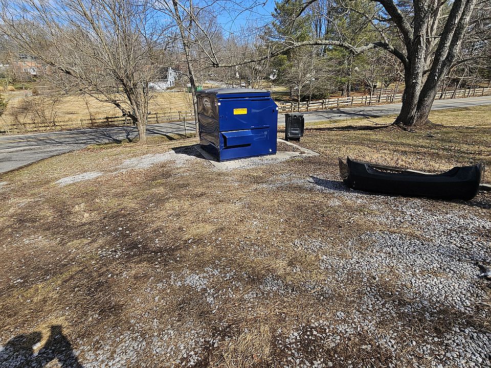 2nd image of 1855 Merrimac Rd