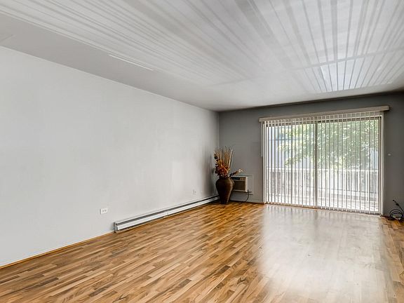 3rd image of 1545 W Chase Ave APT 207
