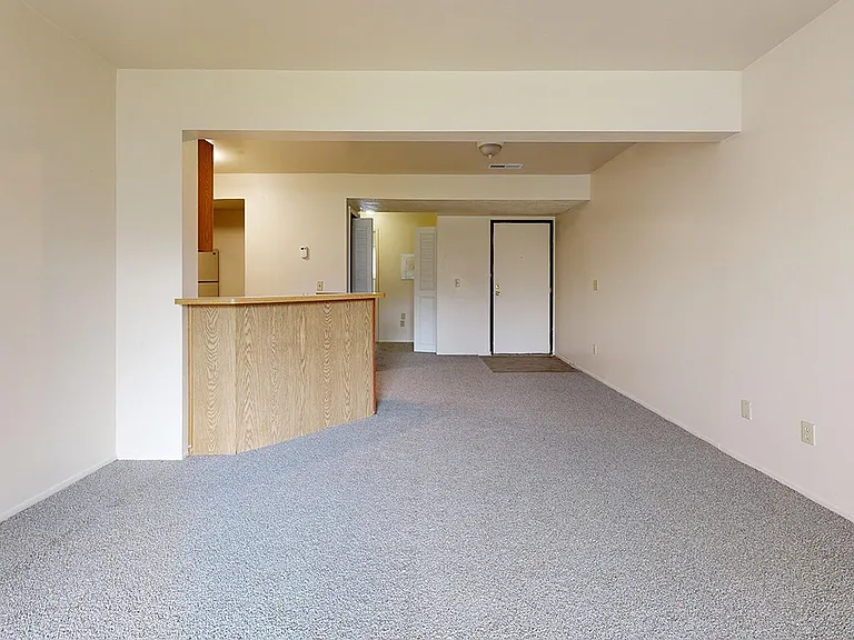Irish Hills Apartments — Photo 52