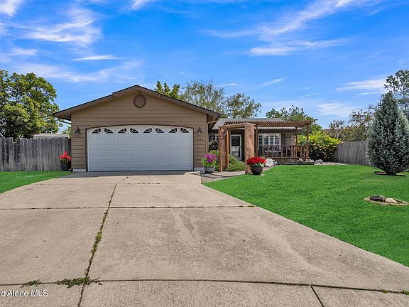3rd image of 1704 N Trellis Ct