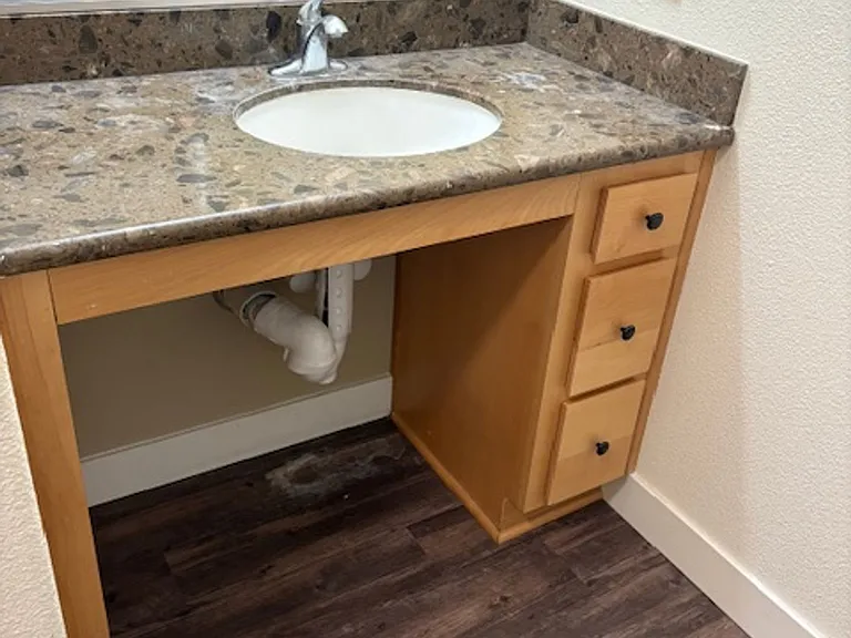Luxe Ripon Apartments — Photo 19