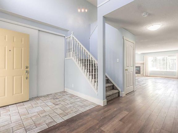 5th image of 412 Springbank Pl SW