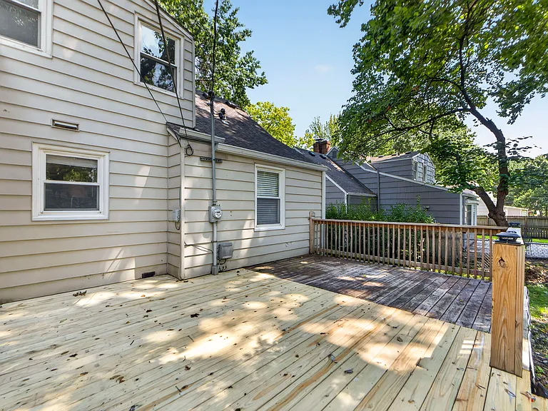 7318 Rosewood St — Photo 45