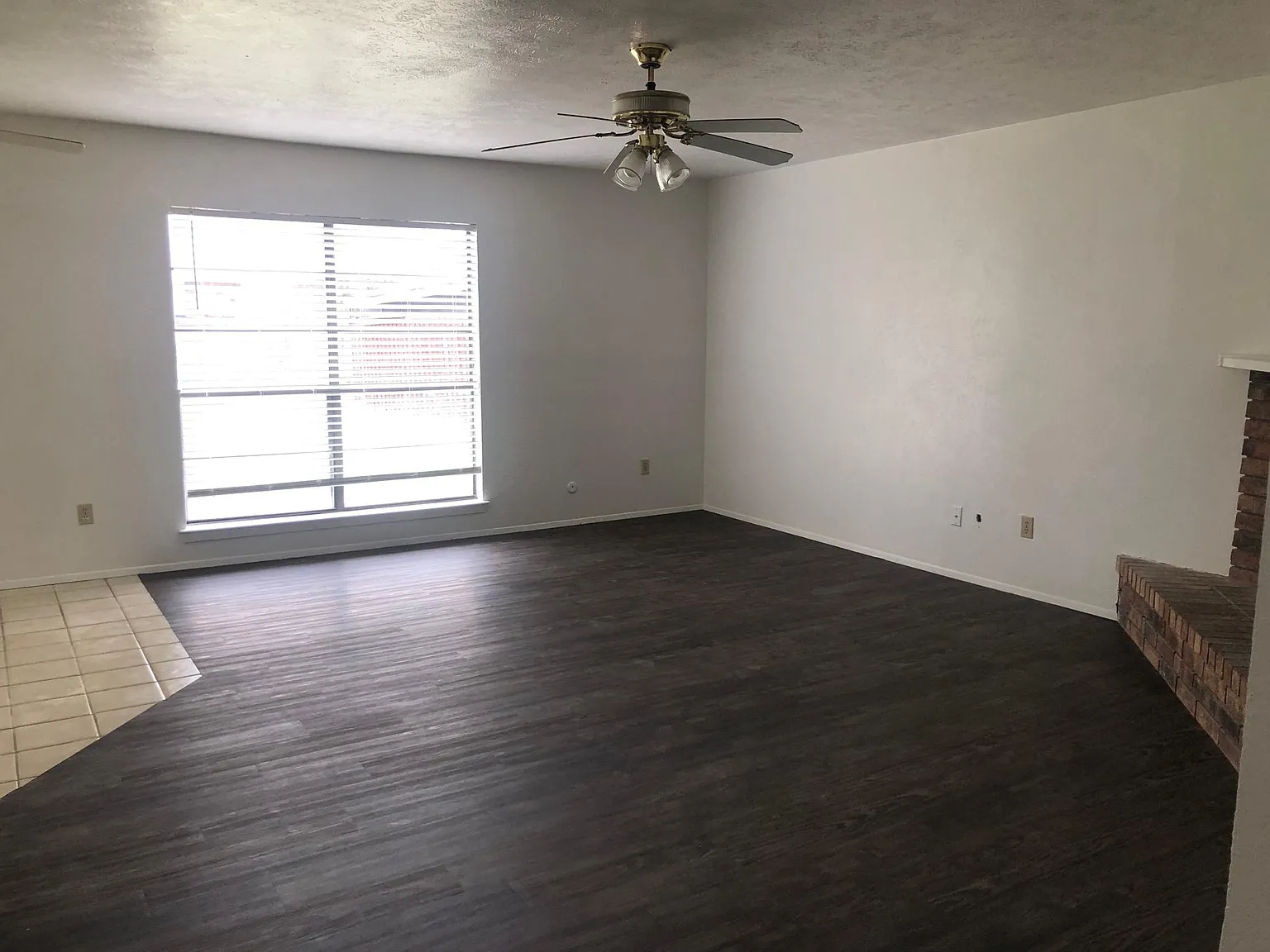 3 bed, 1379 sqft, $2,100 — Photo 4