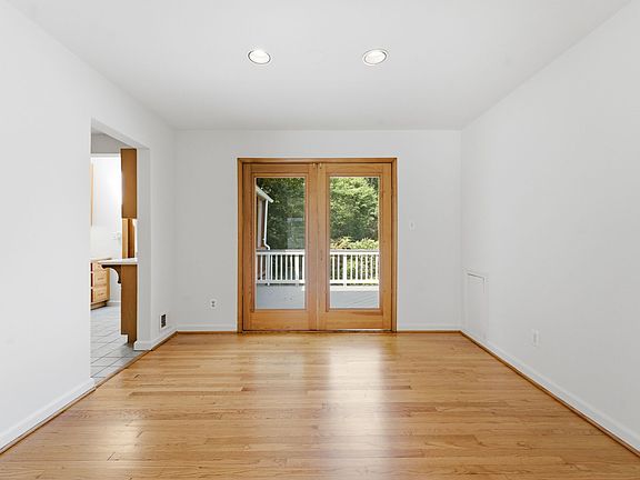 5th image of 3901 31st St N