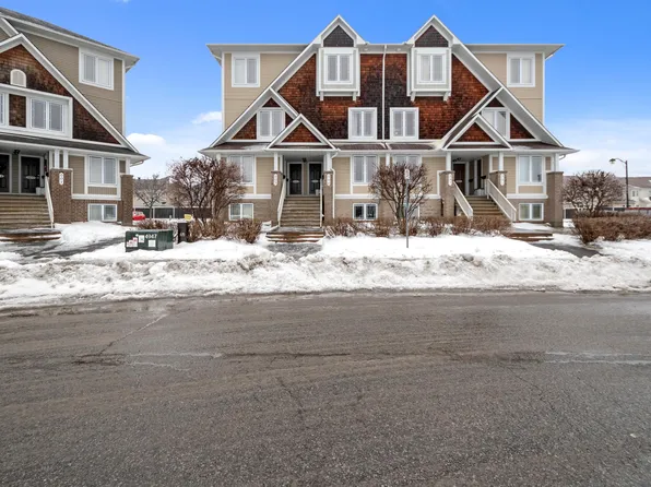 599 Lakeridge Dr #1, Ottawa, ON K4A 0H3