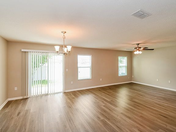 3rd image of 3442 Canyon Falls Dr
