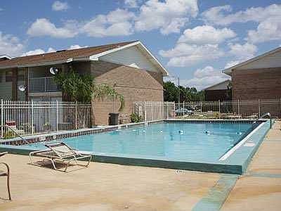 2nd image of 830 Sky Lake Cir APT B