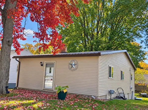 760 Bay Rd, Bay City, MI 48706
