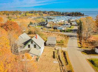 26 Main St, Owls Head, ME 04854