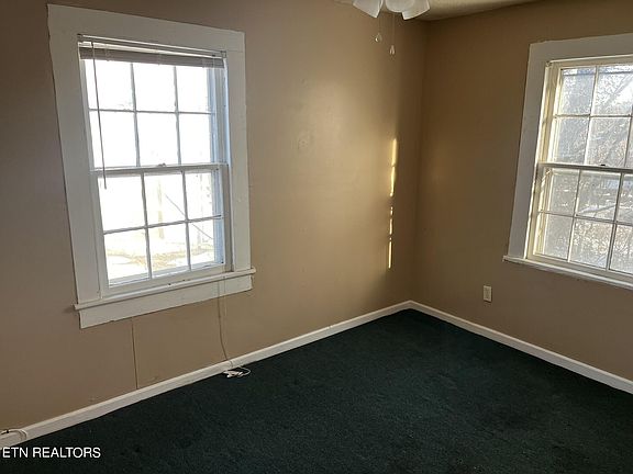 3rd image of 204 Hillview Ave
