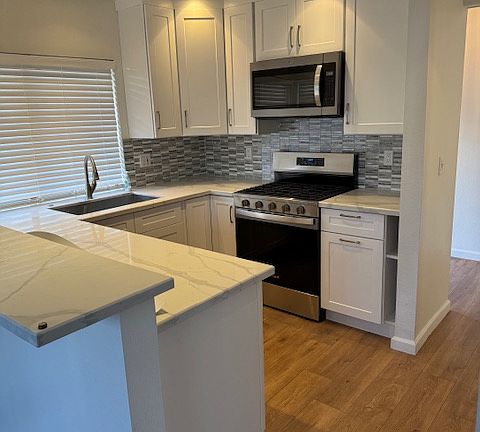 4th image of 21545 Erwin St Unit 97