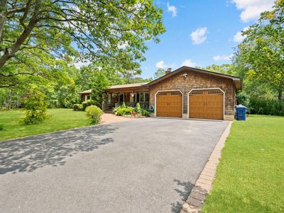 8 Jackson Avenue, Hampton Bays, NY, 11946