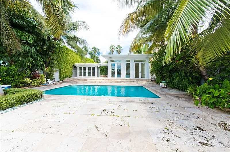 1st image of 220 Palm Ave #0