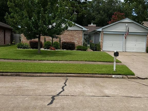 4th image of 16319 Forest Bend Ave