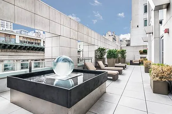 Rented by Century 21 Metropolitan | media 26