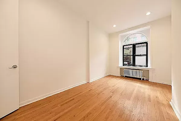 Rented by Buchbinder & Warren | media 2