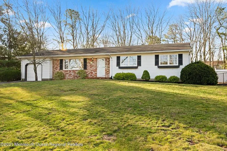 436 Crestview Ter photo 1
