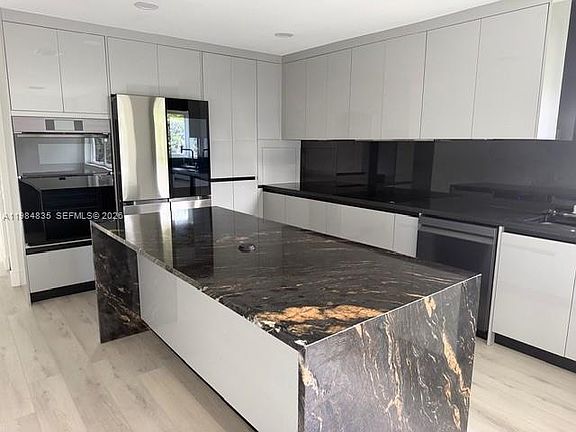 4th image of 588 Mokena Dr