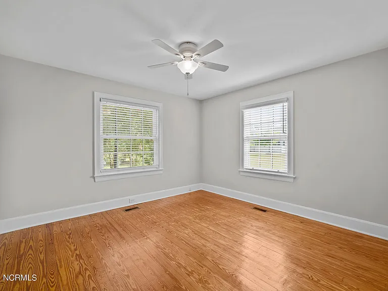 514 Broad St — Photo 7