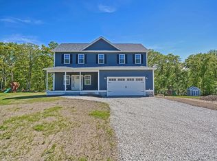19 Plantation Dr, Tiverton, RI 02878