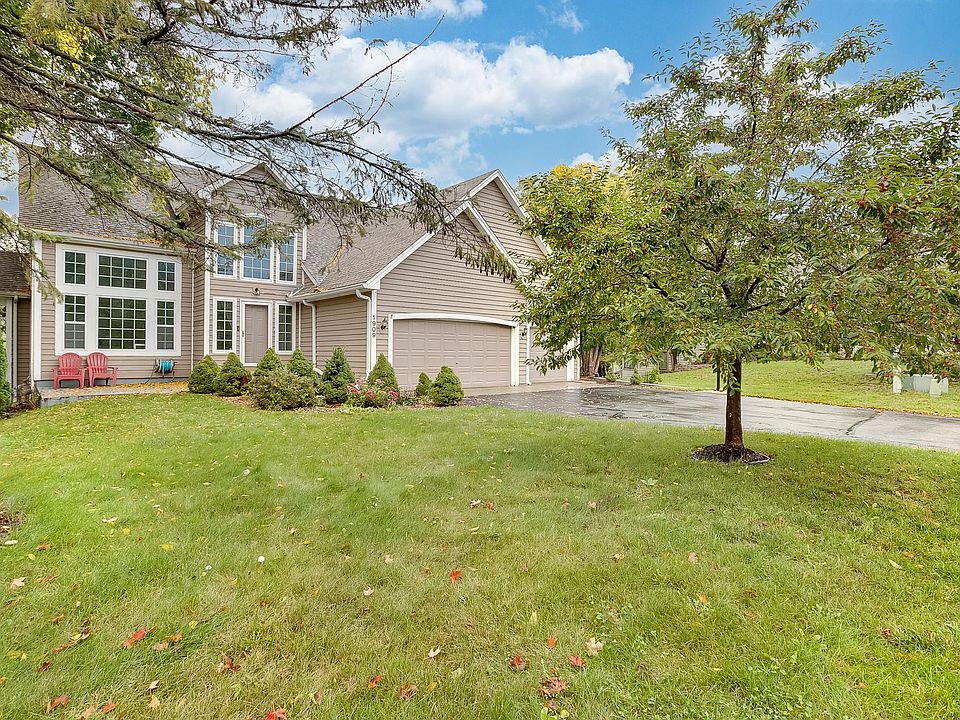 1st image of 1909 Great Oaks Dr