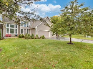 1909 Great Oaks Dr, Burnsville, MN 55337