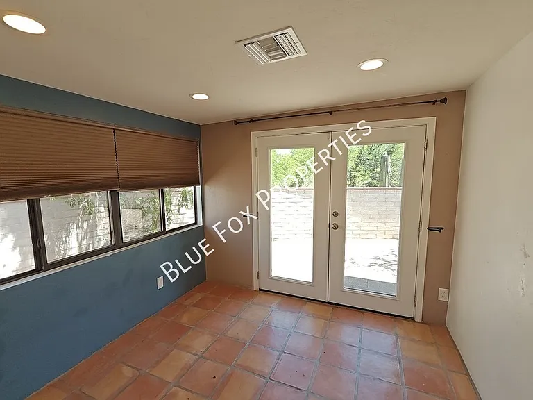 2781 W Calle Carapan — Photo 15