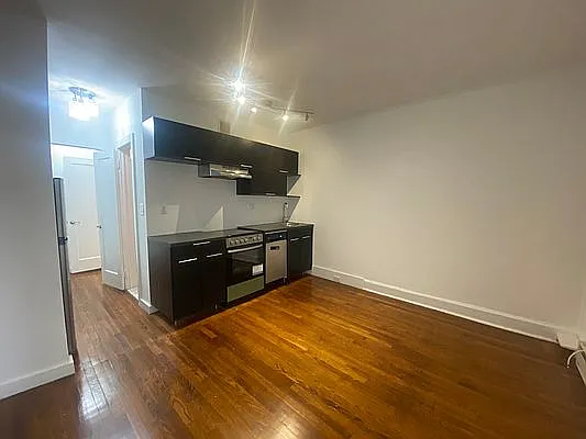 Rented by Aventana | media 6