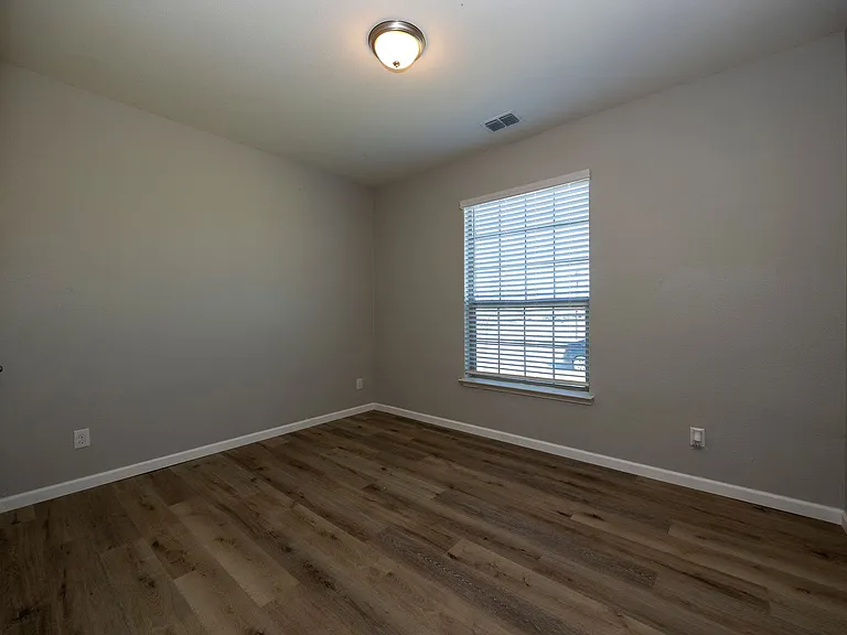 208 Harvey St — Photo 18