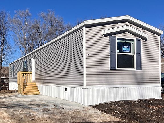 2nd image of 17 Narcissus Ln