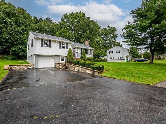 5th image of 20 Fieldbrook Dr