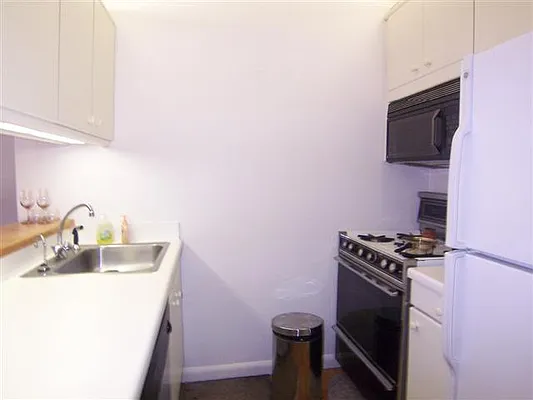 Sold by Luxury Habitat | media 16