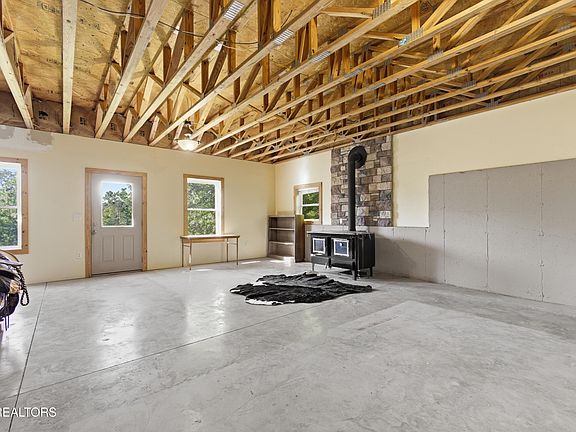 23rd image of 1705 Eagle Furnace Rd