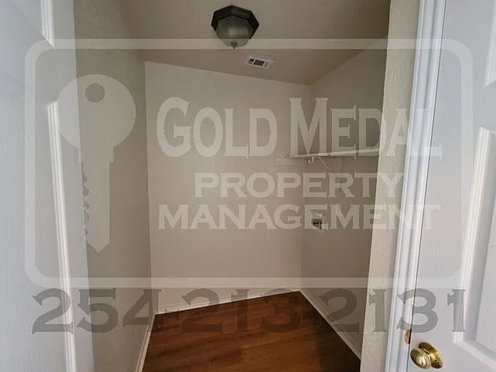 106 Lark St #A — Photo 5