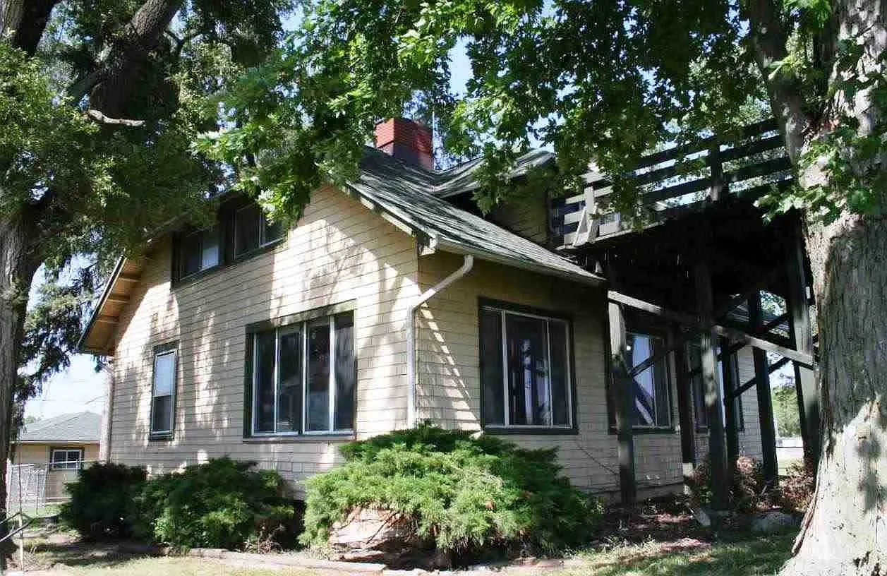 4015 Elm St photo 1