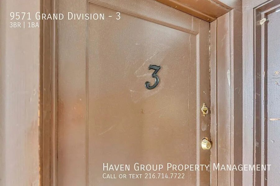 4600 (9571) Grand Division Ave | Unit 3, Cleveland, OH 44125- Spacious 3-bed 1-bath apartment! — Photo 4