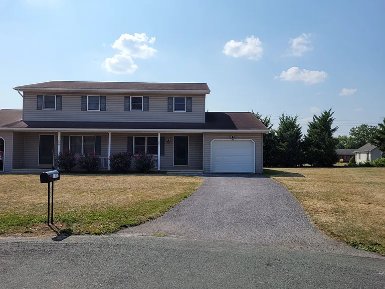 11607-11609 Kimberly Dr — Photo 1
