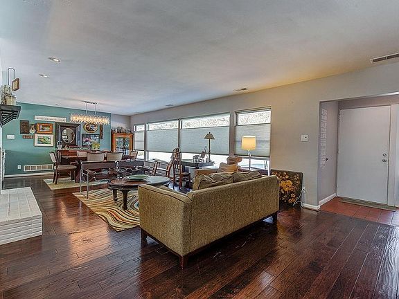 3rd image of 8301 Arborcrest Dr